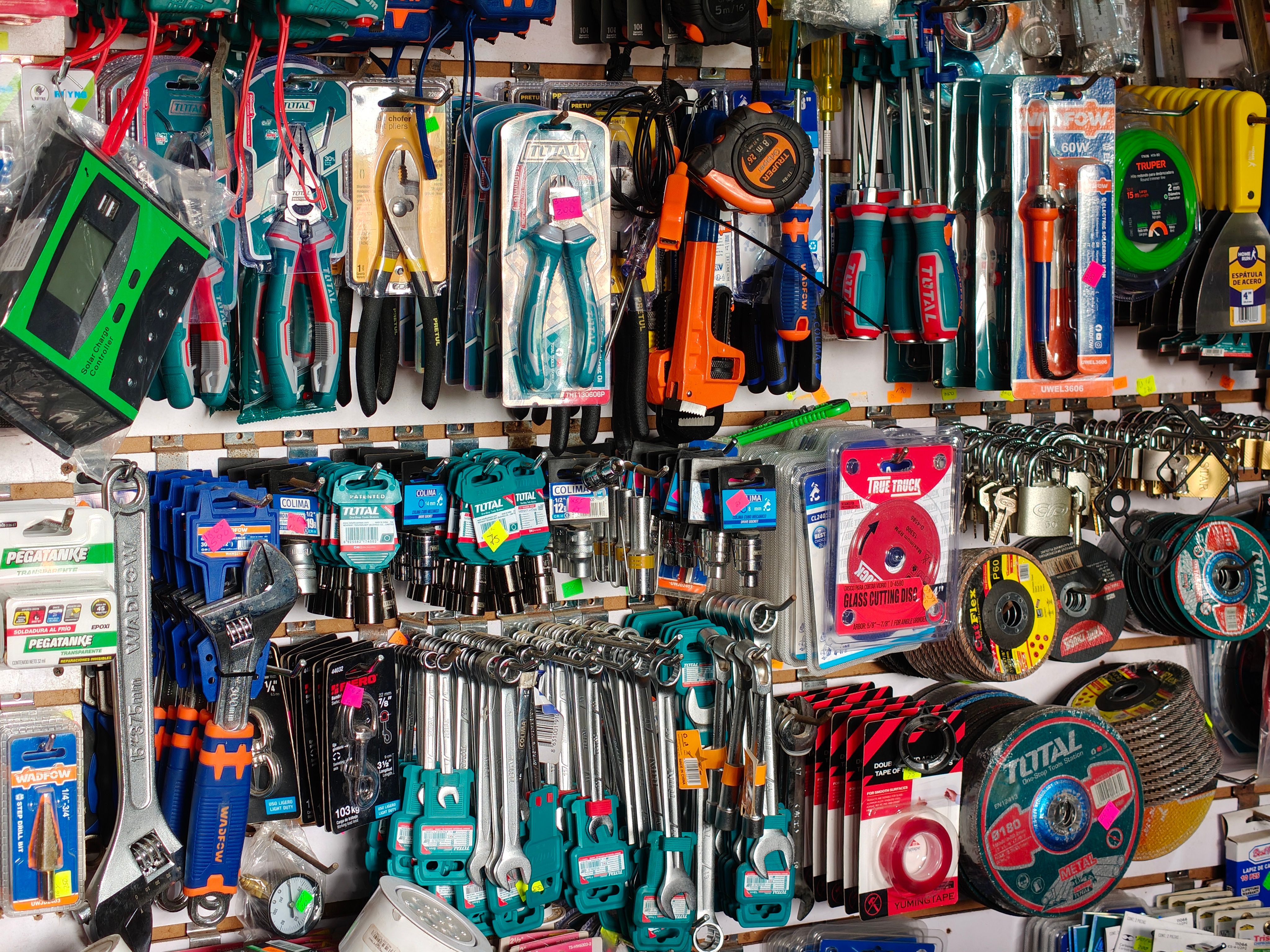 Tools & Hardware
